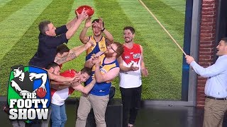 Play video: Leo Barry recreates history | AFL Footy Show 2018