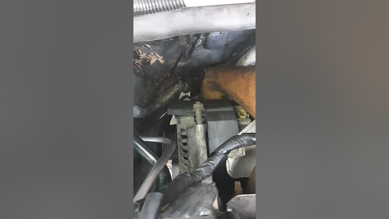2010 Ford Focus alternator replacement - YouTube