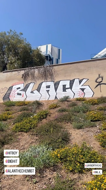 Black & Whites fan graffiti 🔥🔥🔥🔥🔥  @BigHitNupid @alanthechemist !!