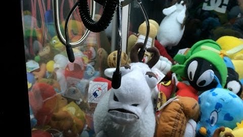 Man vs Claw: CRAZY 4 in 1 Claw Machine Win! Plus Stuck By The Horns! | JOYSTICK