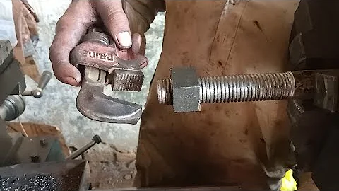 How To Cut a thread on a manual Lathe (Intermediate method ideal for home workshop
