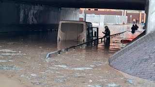 Массовое закрытие автодорог в Казахстане из-за сильнейших паводков
