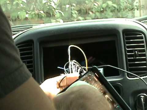 How to remove 2006 ford escape radio