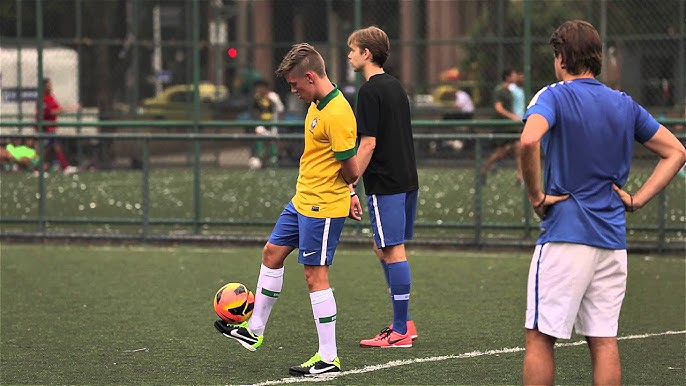 FH - A football pitch for the Jacarezinho favela