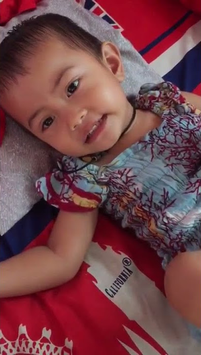 umur 2 tahun sudah bisa hafal tri sandya 1 bait || Tu Desya