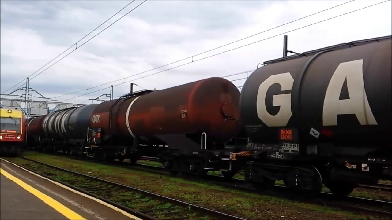 (PolRegio) Rzeszów: SA134-022 oraz SA135-011 jako REGIO do Sandomierza.