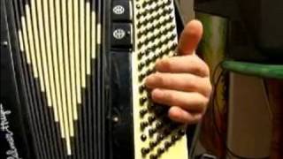 How to Play the Accordion in Eb (E Flat) Major : Playing E Flat on Accordion with Left Hand