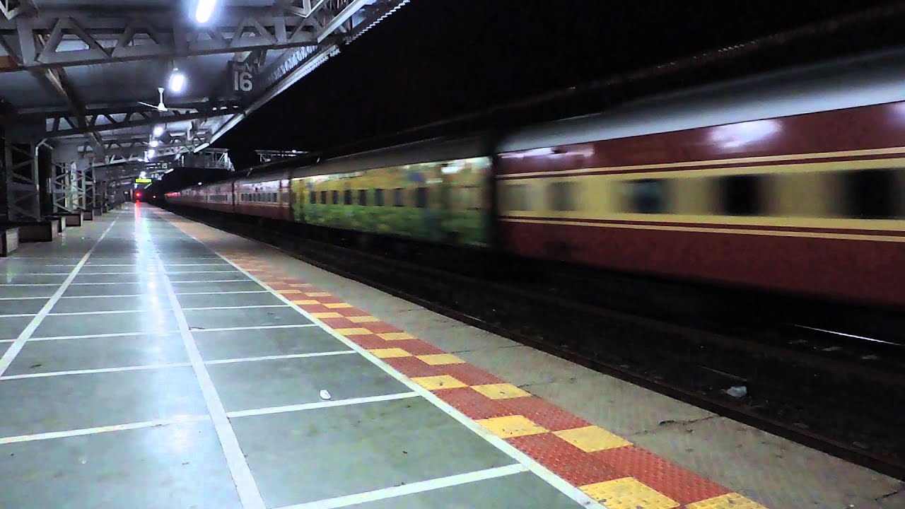 Killer Action By Bhuj Bandra Terminus AC Express!!!!