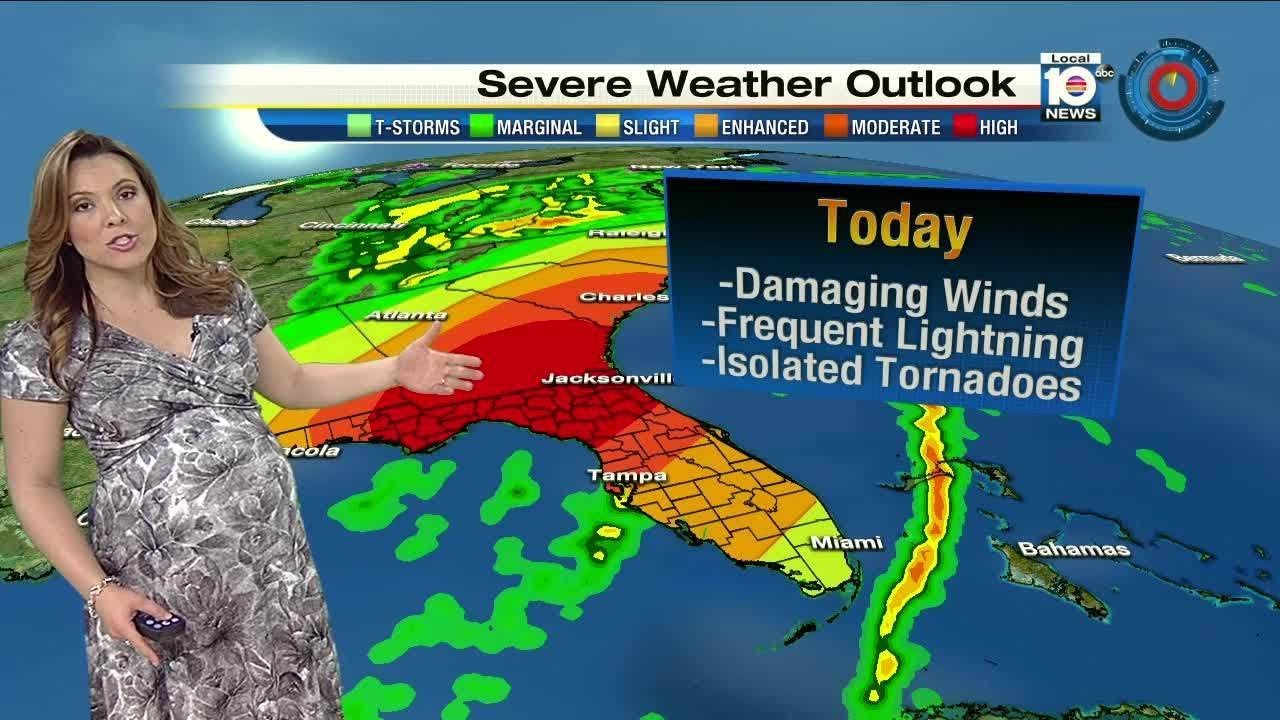 Severe weather threat could bring damaging winds, tornadoes - YouTube