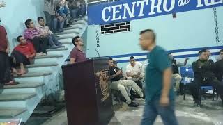 Padrino Chucho Del Grupo Una Visión Para Ti Comparte En El Coliceo De La Terapia