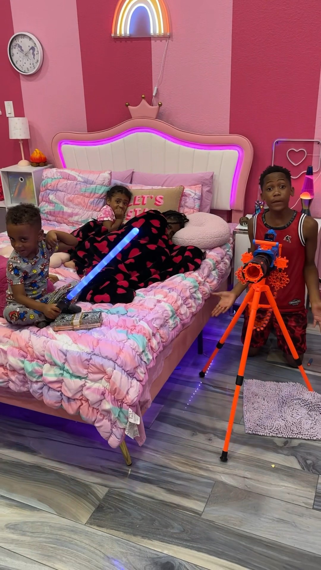 Dad catches boys protecting Londyn from the creepy man #shorts