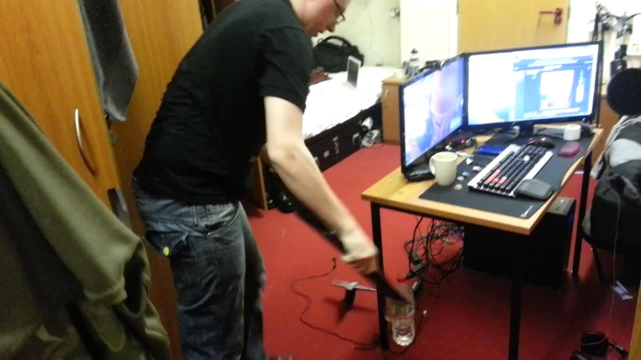 GUY GETS ANGRY AND BREAKS MONITOR - YouTube