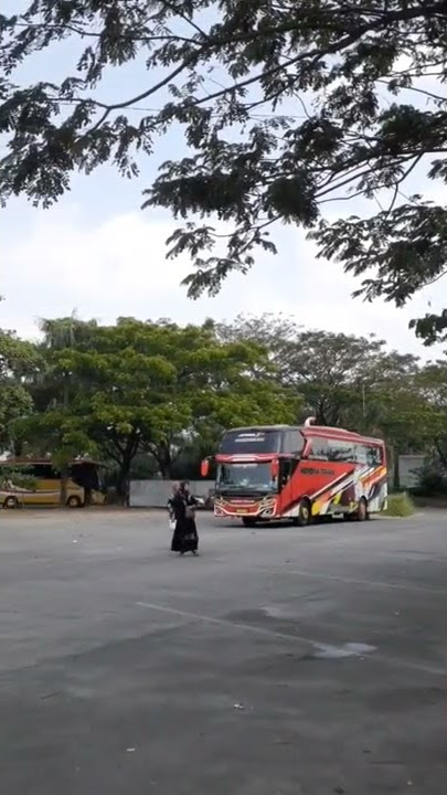story wa bus sepesial agustus ada bendera nya🇮🇩