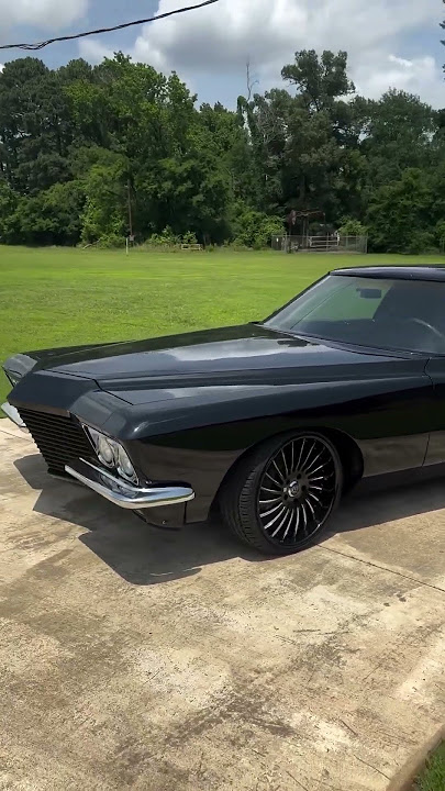 CLASSIC BUICK RIVIERA ON LEXANI!