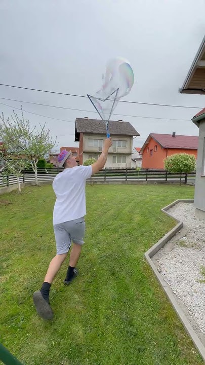 NAJVEĆI VODENI BALON - YouTube