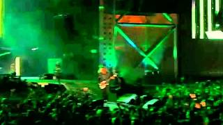 Kirk Hammett Fail at Rock In Rio 2012 [HD]