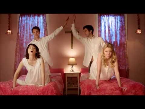 Das Schlupfloch (The Loophole) by Garfunkel and Oates - with German subtitles