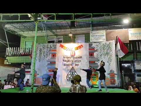 PENTAS SENI \