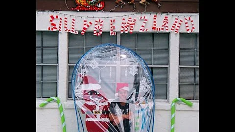 DIY: Life Size Snow Globe Christmas Display & Photo Booth