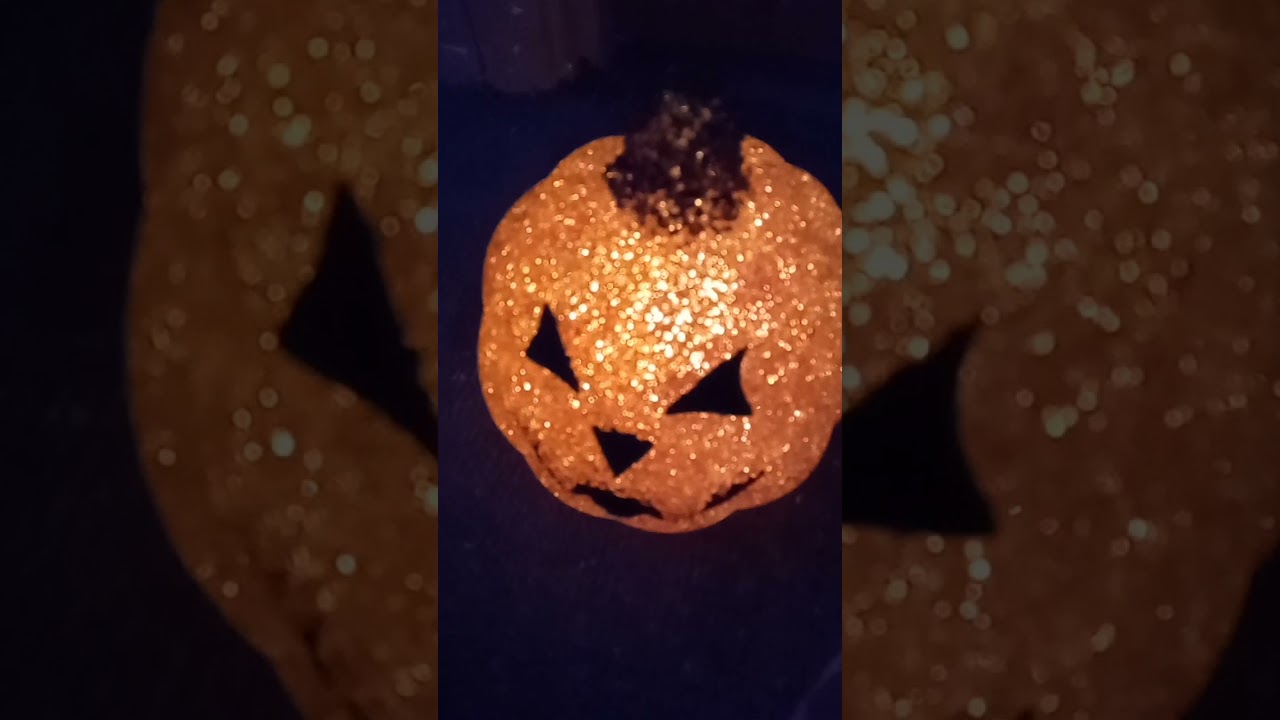 guess what is in side a pumpkin