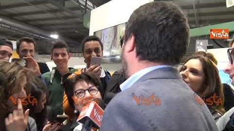 Gag fra ragazzo e Salvini: "Ha imparato dai libri letti?"