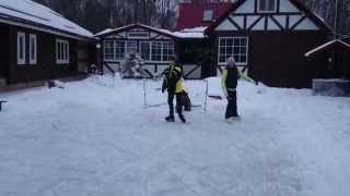 видео Как залить каток на дачном участке?