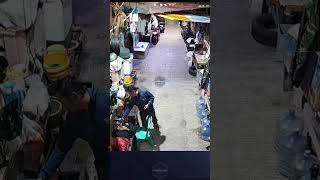 Lagi enak tidur Handphone sibapak digasak Maling #maling #pencurian #handphone #jakartautara #koja