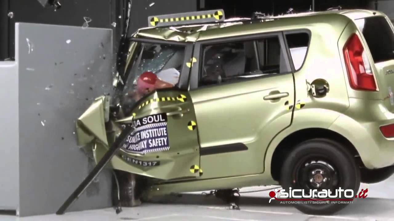 Crash test Small Overlap IIHS Kia Soul YouTube