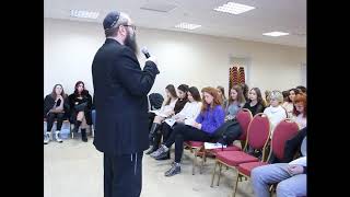 Выступления на подростковой конференции (Дов Бер Байтман, Ишайя Гиссер, Яаков Синяков) Выступления на подростковой конференции (Дов Бер Байтман, Ишайя Гиссер, Яаков Синяков)