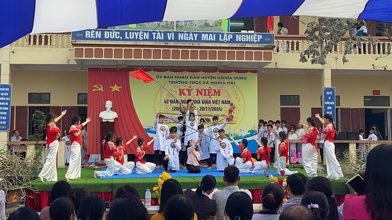 Văn nghệ chào mừng 42 năm ngày Nhà giáo Việt Nam 20.11.2024