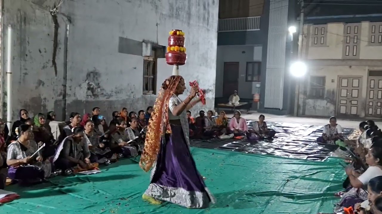 ચંદ્ર લોક માં બહુચરમાની બાવની જય અંબે મંડળ મોઢેરા