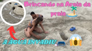 Brincando Na Areia Da Praia, Fizemos Tudo Muito Legal E A Água..