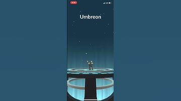 EVOLVING EEVEE INTO UMBREON IN POKEMON GO!!! #pokemongo #evolvingpokemon #umbreon