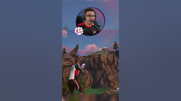 100 players vs a giant fortnite boss