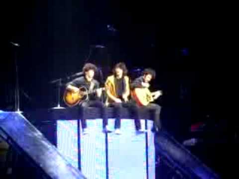 All my videos from the Jonas Brothers Concert