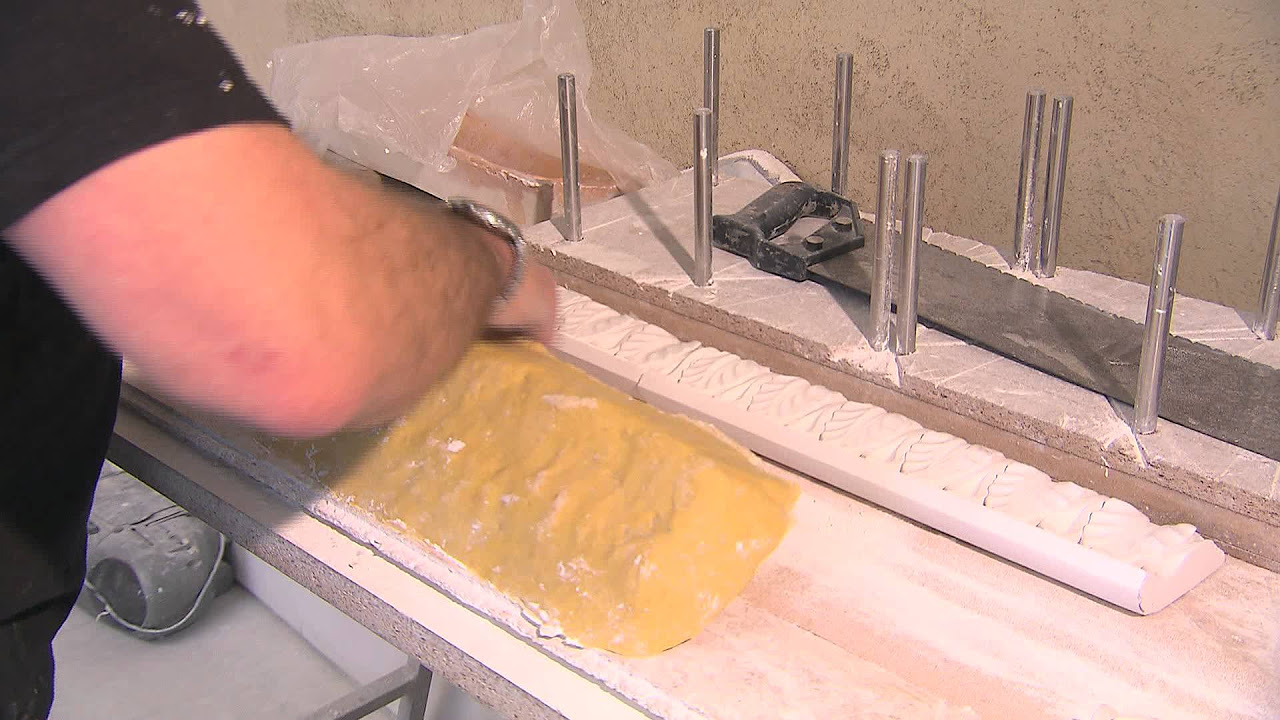 Update Maler Pitz zeigt alte Handwerkstechniken