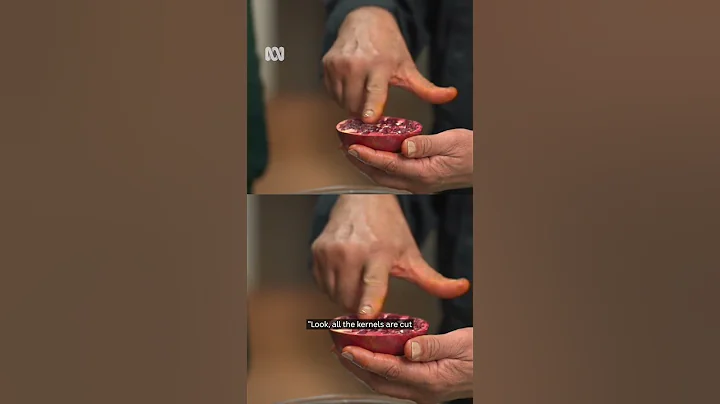 This is how you peel a pomegranate 👩‍🍳👩‍🍳 | ABC Australia