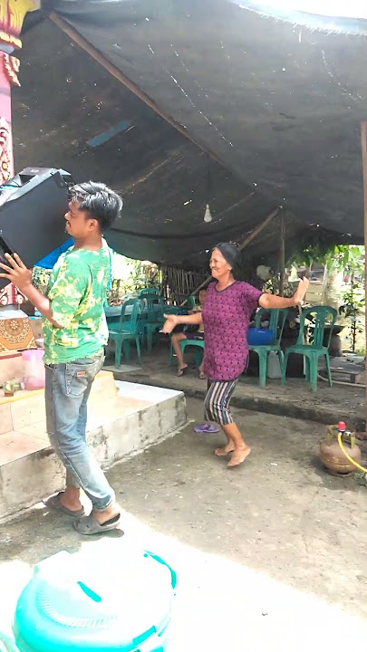 detik-detik ibu tetangga stres karna klewat bahagia😂
