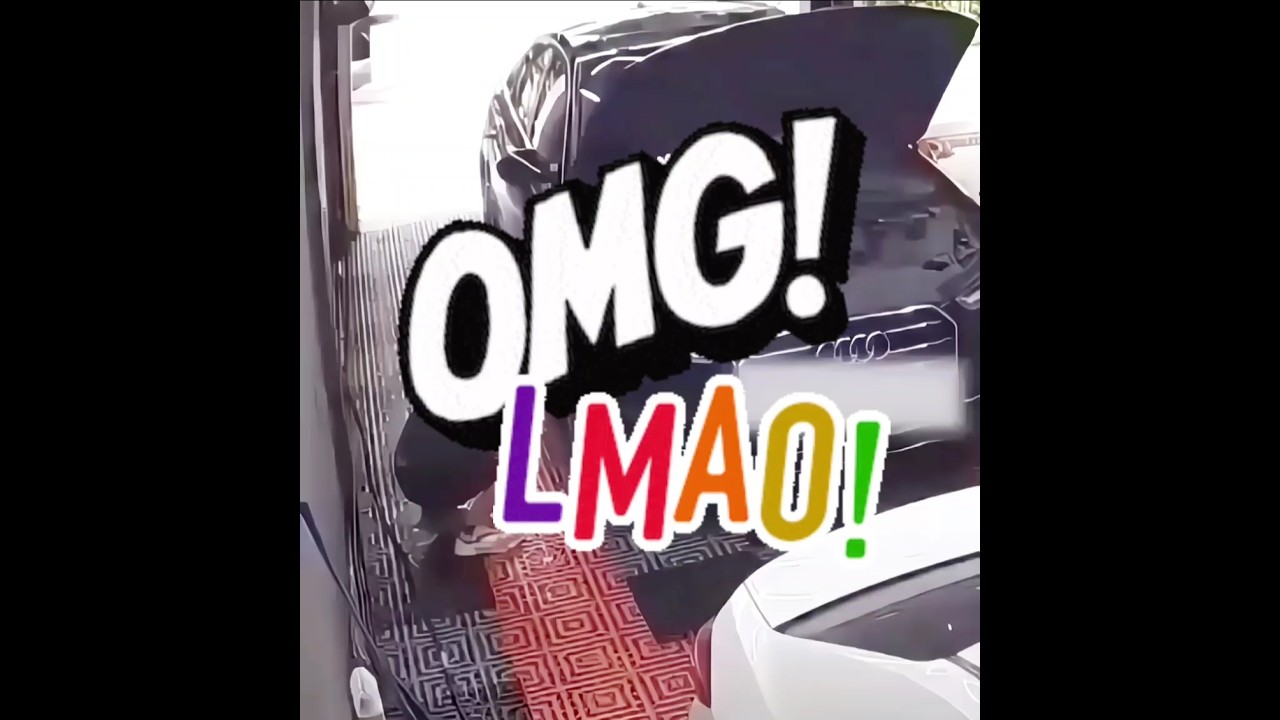 🤣Whoa! That's crazy hilarious—she opened the back compartment.😁😂🤣#comedy #laugh #funny #shorts