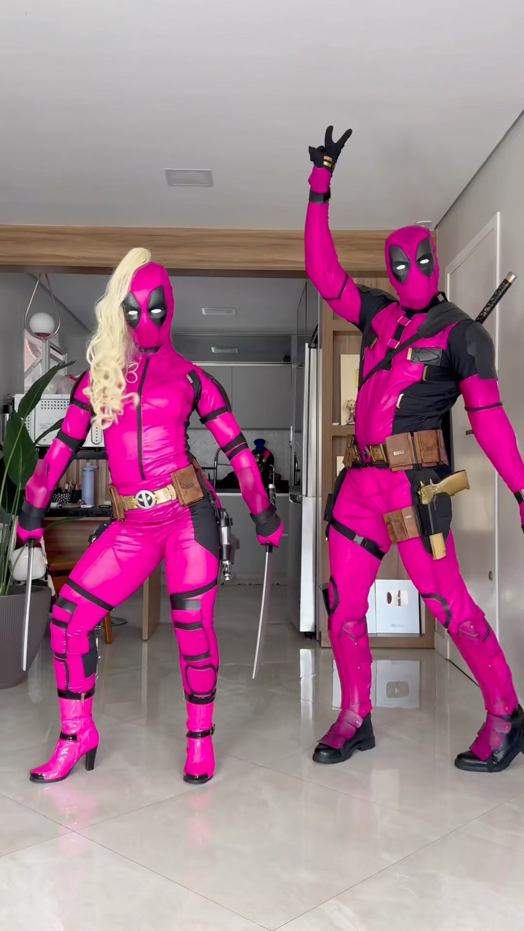 Deadpool \u0026 Ladypool Pink ??? Gostaram? | @ApolloSant #transition #deadpool #ladypool