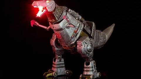 Custom Transformers Masterpiece MP-08 Grimlock Electronics Demonstration