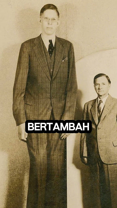 This person is the tallest man in the world #truestory #tallestman #robertwadlow