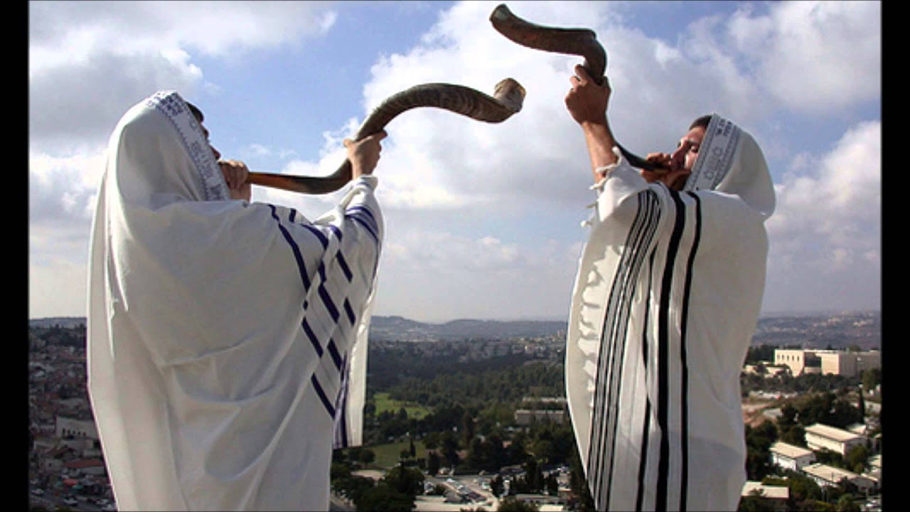 Shofar Blowing   Sound with Pictures