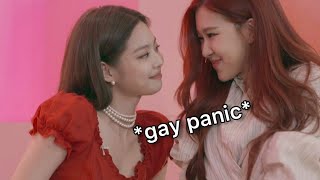 chaennie gay panicking over each other