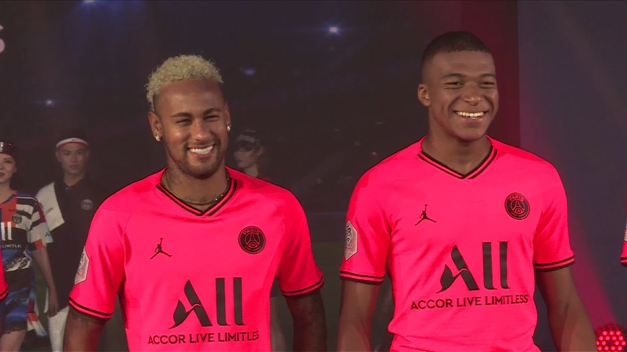 Neymar en la presentación de la nueva indumentaria del PSG en China | AFP information technology