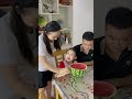 Emak tak mau kalah sama anak dia