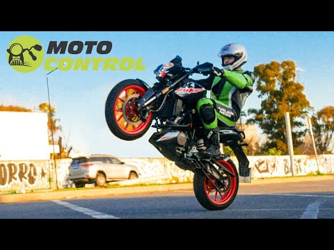 Супер-обзор KTM Duke 200 (и сравнение с 390м) 😎