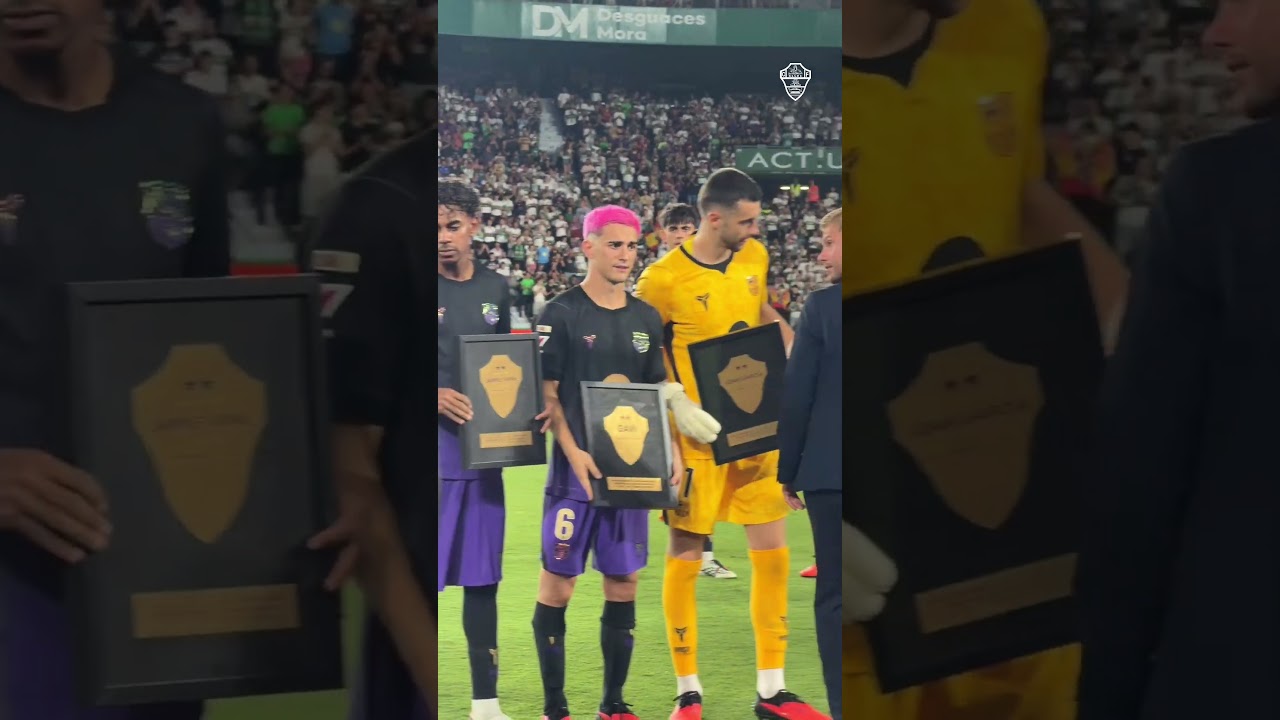Merecido homenaje para los campeones del mundo 👏🌟🌟