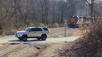 CN power on CSX & a chase of the SWP Railroad with an idiot alert!!, NS trains in Radeabugh PA!