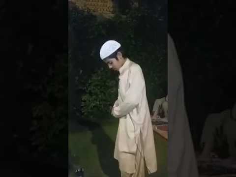 نوجوان بلوچ با صدای زیبا و قرائت قرآن